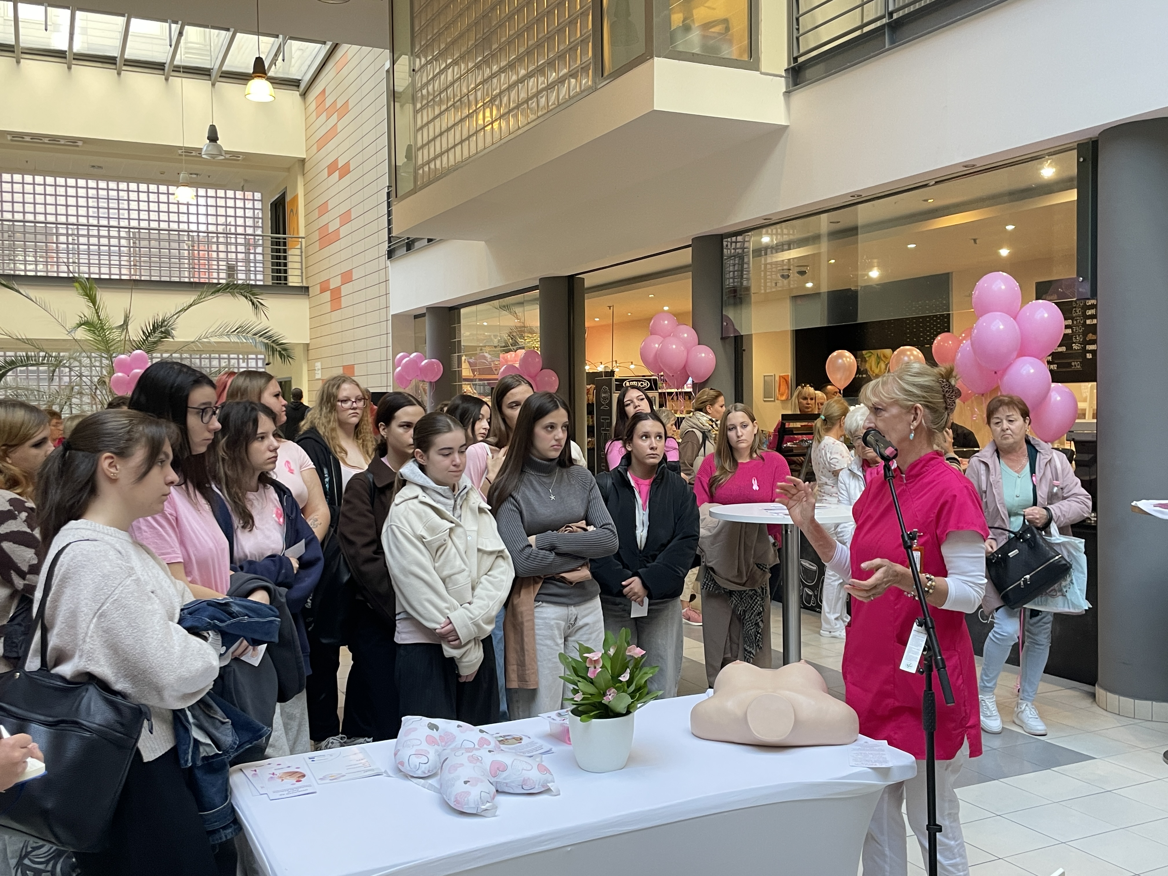 Pink nap a győri Petz Aladár kórházban